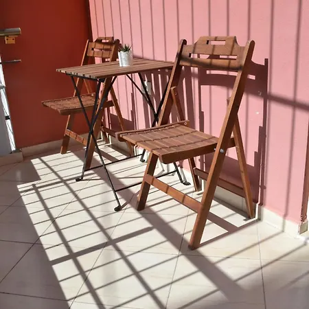 Sunshine With Free Parking Vlorë