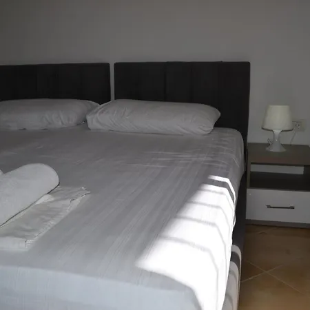 Sunny Distance Free Parking Appartement