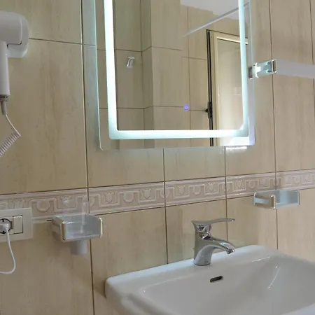 Apartment Sunny Balcony Studio Free Parking Vlore