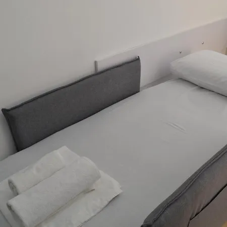 Sunny Distance Free Parking Appartement