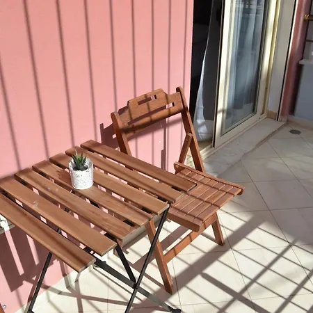 Sunny Balcony Studio Free Parking *