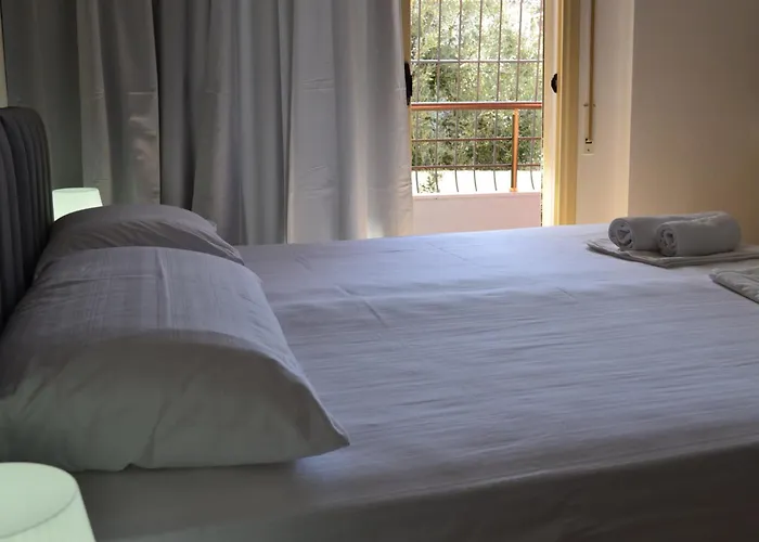 Sunshine With Free Parking Vlorë