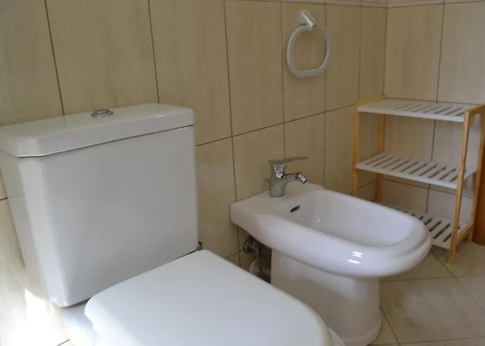 Sunshine With Free Parking 公寓