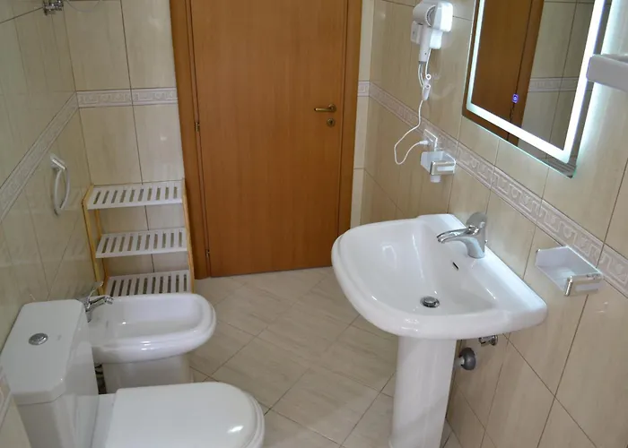 Sunshine With Free Parking Vlorë