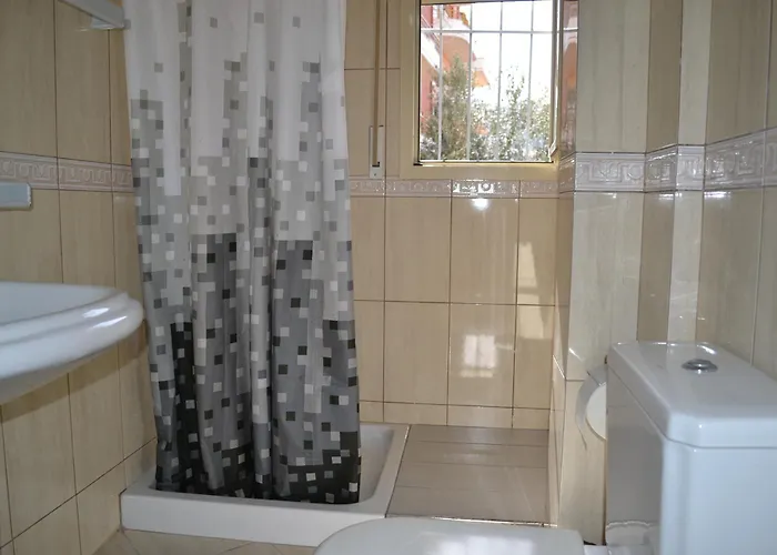 Sunshine With Free Parking * Vlorë