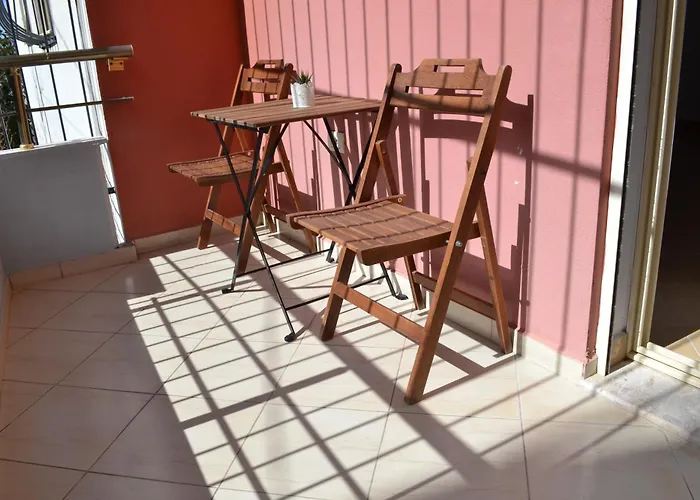 Sunshine With Free Parking Vlorë